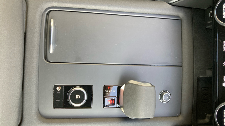 Land Rover Discovery 3.0 D300 Dynamic SE 5dr Auto Diesel Station Wagon